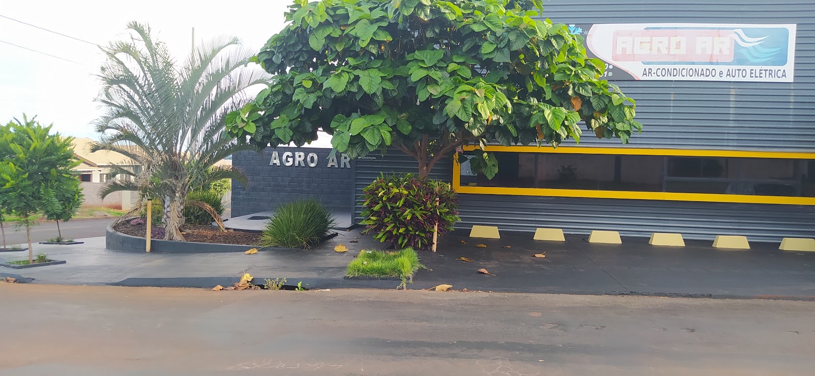 Fachada da Agro AR vista da rua